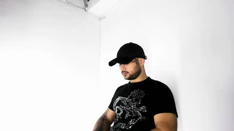 tommy_sccott online show from October 18, 11:38 pm