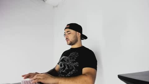 tommy_sccott online show from November 2, 10:12 pm