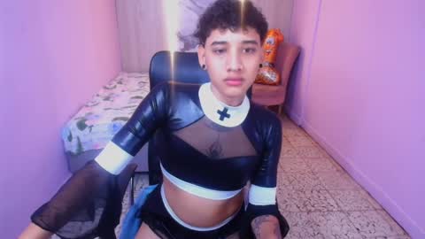 Snapshot of tommy_sweet1 chatting on February 3, 3:20 am tommy_sweet1 online show from February 3, 3:20 am