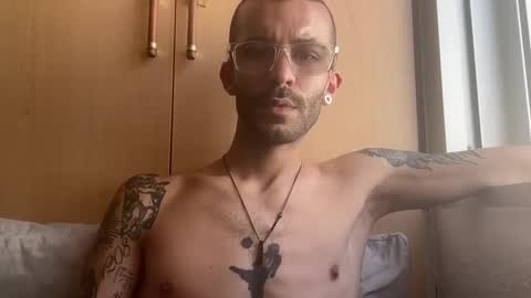 Snapshot of tommydesirex chatting on April 30, 12:00 pm TOMMYDESIREX online show from April 30, 12:00 pm