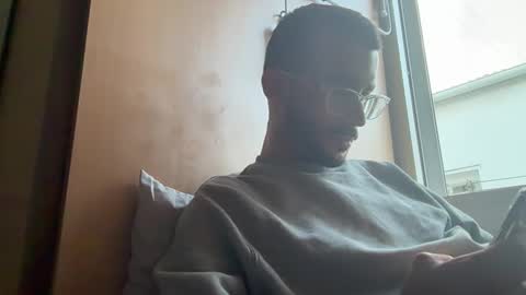 Snapshot of tommydesirex chatting on May 15, 6:37 pm TOMMYDESIREX online show from May 15, 6:37 pm