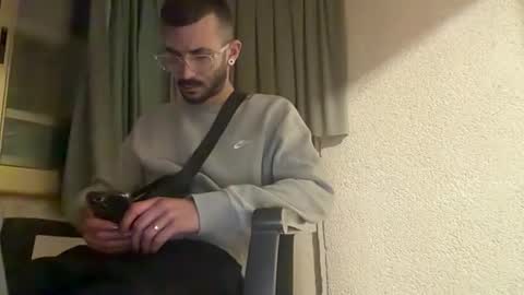 Snapshot of tommydesirex chatting on May 24, 2:16 am TOMMYDESIREX online show from May 24, 2:16 am