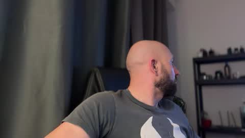 Thomas Fit online show from April 2, 9:01 pm