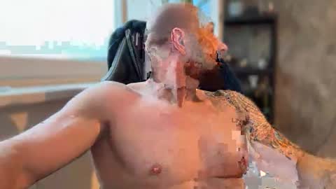 Thomas Fit online show from June 4, 6:36 pm