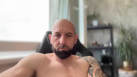 Thomas Fit online show from June 7, 6:39 am
