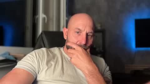 Thomas Fit online show from July 8, 9:41 pm