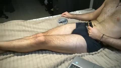 Tom online show from January 1, 8:04 pm