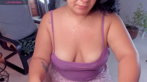 Snapshot of ton_amourrx chatting on March 24, 10:31 am lady blue online show from March 24, 10:31 am