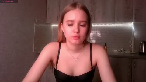 Snapshot of toni_pittmann chatting on June 19, 5:17 pm toni_pittmann online show from June 19, 5:17 pm