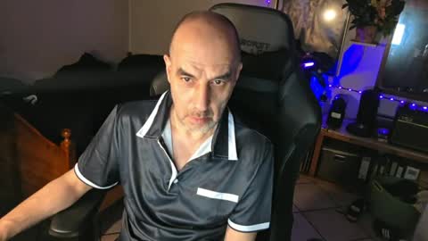 Snapshot of toninspektor chatting on May 4, 8:05 pm toninspektor online show from May 4, 8:05 pm