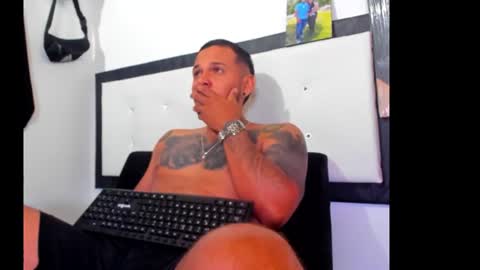 Snapshot of tonson_monaco chatting on July 13, 4:54 pm independent model online show from July 13, 4:54 pm
