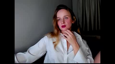 Snapshot of tony_and_alice chatting on December 21, 8:05 pm Tony and Alice online show from December 21, 8:05 pm