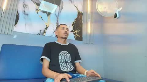 Snapshot of tony_kurt chatting on November 26, 10:55 pm TONY online show from November 26, 10:55 pm