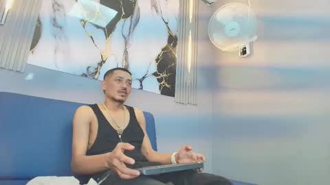 Snapshot of tony_kurt chatting on November 27, 9:28 pm TONY online show from November 27, 9:28 pm