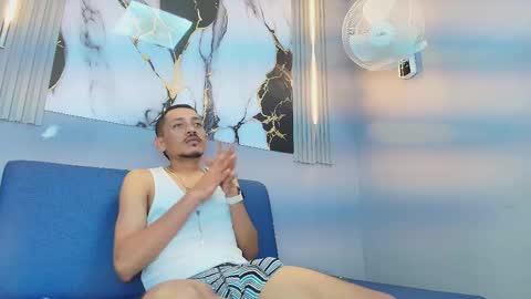 Snapshot of tony_kurt chatting on December 1, 8:58 pm TONY online show from December 1, 8:58 pm