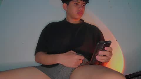 Snapshot of tony_marz chatting on March 19, 5:33 am tony_marz online show from March 19, 5:33 am