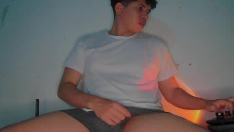 Snapshot of tony_marz chatting on April 2, 4:32 am tony_marz online show from April 2, 4:32 am