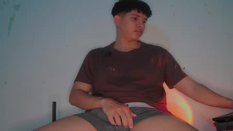 Snapshot of tony_marz chatting on April 11, 5:45 am tony_marz online show from April 11, 5:45 am