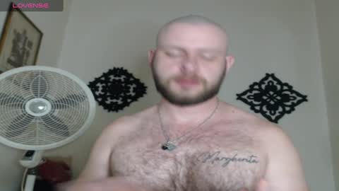 Snapshot of tony_white_7 chatting on December 5, 1:14 am TONY online show from December 5, 1:14 am