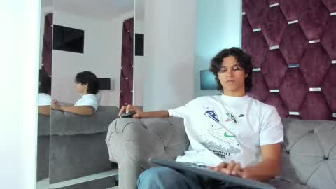 Tony Benedetti online show from March 8, 9:29 pm