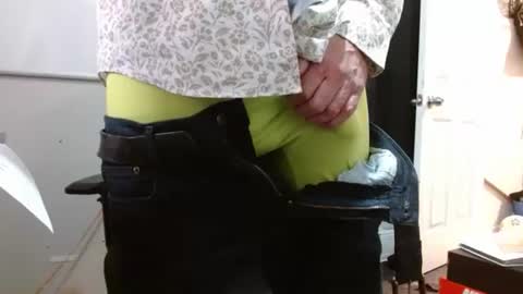 tonytonytony3001 online show from January 4, 6:09 am