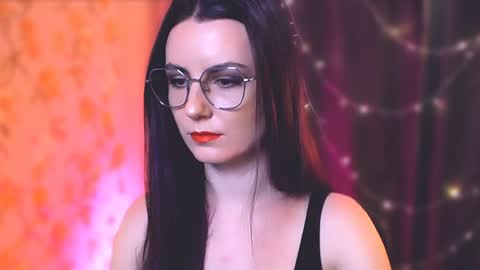 Snapshot of too_beautiful chatting on January 8, 8:07 pm Elizabeth online show from January 8, 8:07 pm