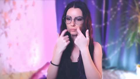 Snapshot of too_beautiful chatting on January 13, 8:04 pm Elizabeth online show from January 13, 8:04 pm