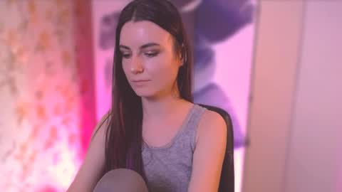 Snapshot of too_beautiful chatting on February 26, 8:22 pm Elizabeth online show from February 26, 8:22 pm