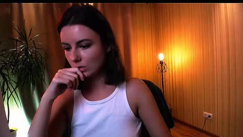 Snapshot of too_beautiful chatting on October 8, 3:31 pm Elizabeth online show from October 8, 3:31 pm