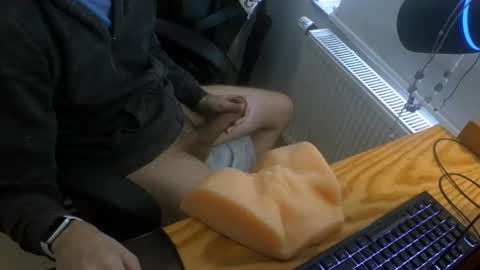 Snapshot of toohugeandstonedxoxo chatting on April 6, 5:14 pm toohugeandstonedxoxo online show from April 6, 5:14 pm