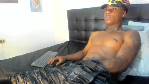 Snapshot of toower_ chatting on February 27, 4:56 am T O W E R online show from February 27, 4:56 am