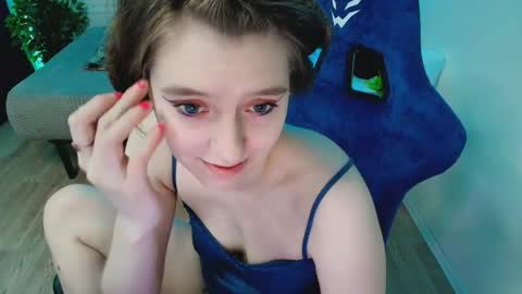 Snapshot of topcranberry chatting on June 10, 7:46 pm topcranberry online show from June 10, 7:46 pm