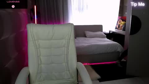 tori_blond online show from June 3, 5:32 am