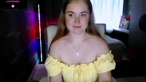 tori_blond online show from June 26, 6:40 am