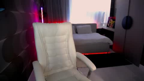 tori_blond online show from July 3, 7:04 am