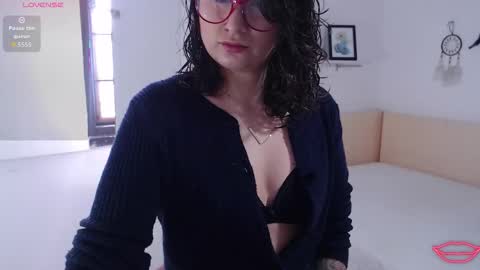 tori_just online show from October 18, 2:18 pm