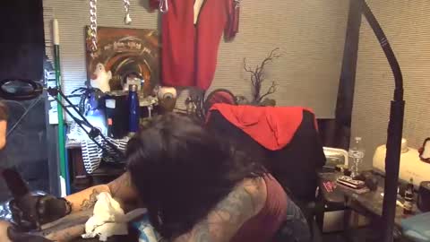 Snapshot of torvibear chatting on December 18, 7:36 am Torvi Eden online show from December 18, 7:36 am