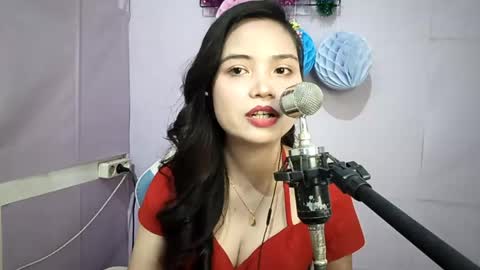 Emma online show from May 26, 2:13 pm