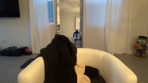 ASH online show from October 22, 12:55 am