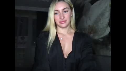 Snapshot of tosyna07555 chatting on December 1, 9:48 pm tosyna07555 online show from December 1, 9:48 pm