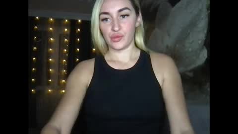 Snapshot of tosyna07555 chatting on December 11, 10:16 pm tosyna07555 online show from December 11, 10:16 pm