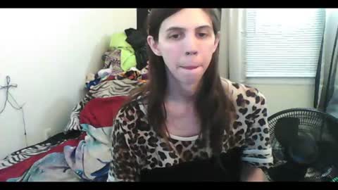 Snapshot of totalfuckingadorable chatting on June 22, 2:24 am Luna online show from June 22, 2:24 am