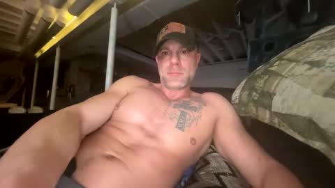 Snapshot of totalrecall1717 chatting on March 5, 2:07 am totalrecall1717 online show from March 5, 2:07 am