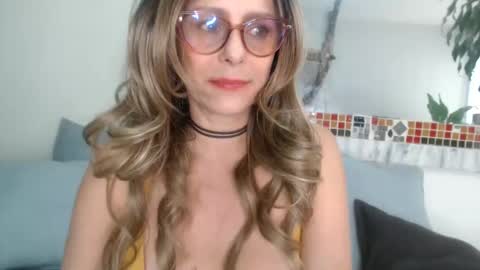 Snapshot of totypink chatting on November 21, 3:00 pm TotyPink online show from November 21, 3:00 pm