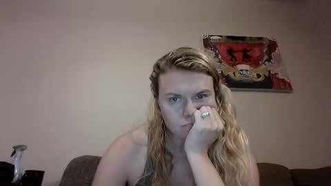 Snapshot of tough_as_scars chatting on November 8, 12:33 am tough_as_scars online show from November 8, 12:33 am