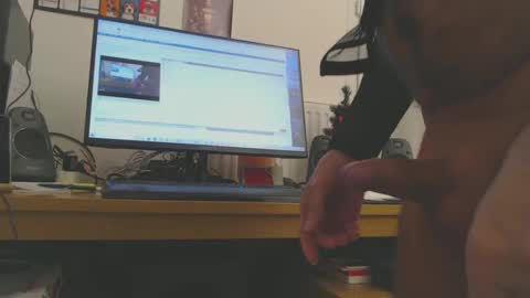 Snapshot of tounu45 chatting on December 14, 8:51 pm Tounu45 online show from December 14, 8:51 pm