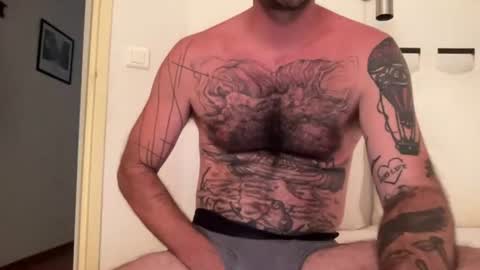 Snapshot of toutsexy chatting on July 22, 1:03 pm toutsexy online show from July 22, 1:03 pm