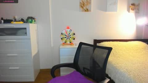 Ellina online show from March 29, 2:22 am