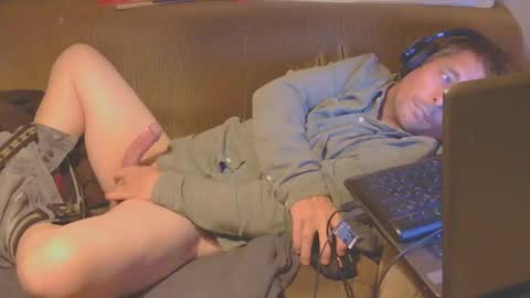 Snapshot of toyboy5546 chatting on October 12, 4:06 pm Toyboy online show from October 12, 4:06 pm