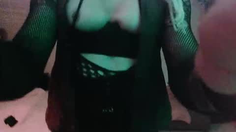 Snapshot of toyboybitchslut chatting on October 2, 3:02 am Patrizia online show from October 2, 3:02 am